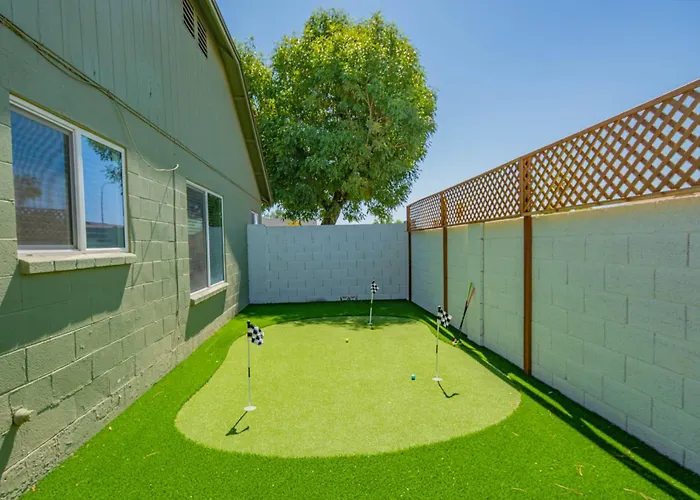 4br - Arcades, Putting Green, Fire Pit, Themed Glendale
