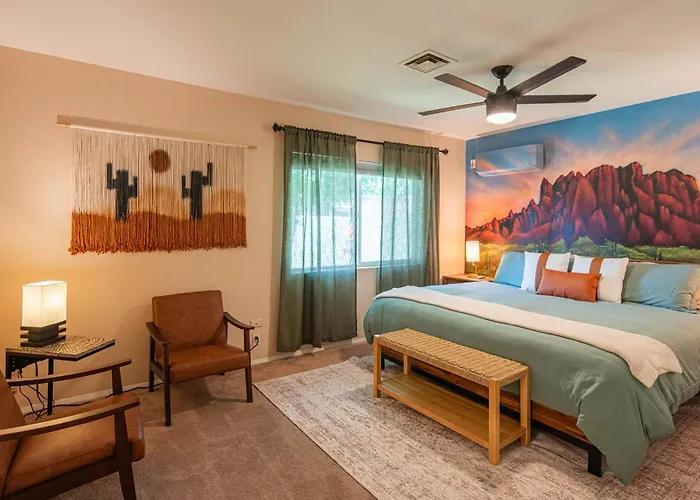 4br - Arcades, Putting Green, Fire Pit, Themed Glendale